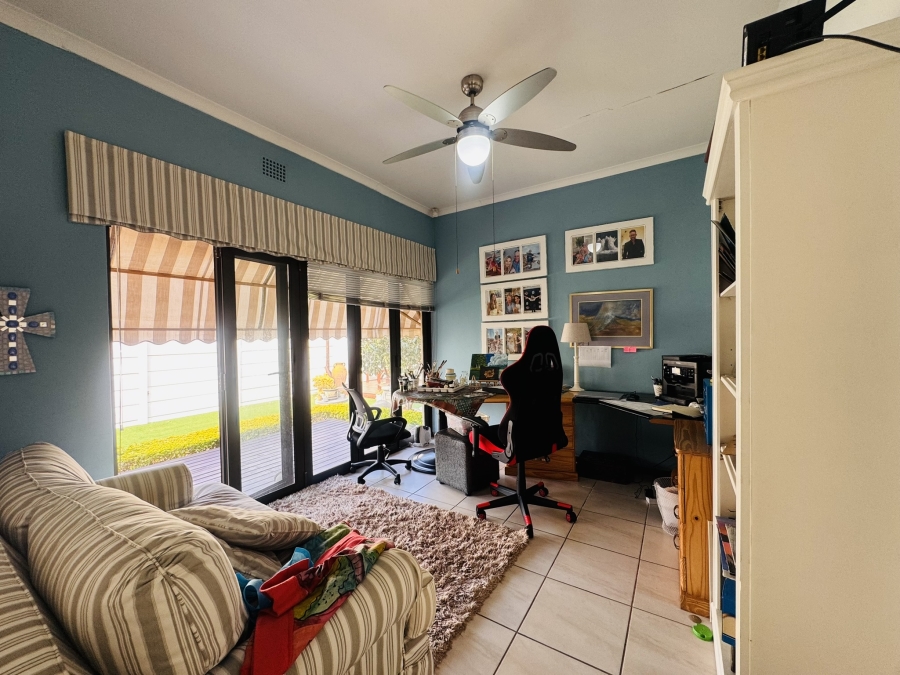 To Let 4 Bedroom Property for Rent in Goedehoop Western Cape